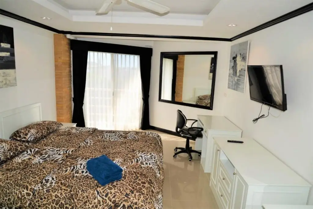 Паттайя: 2 Bedroom Corner Apartment Jomtien Beach Condominium Pattaya