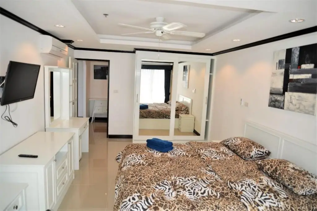 Паттайя: 2 Bedroom Corner Apartment Jomtien Beach Condominium Pattaya