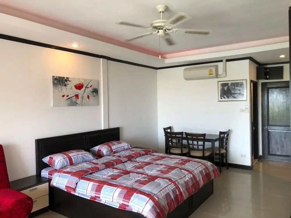 Паттайя: Baan Suan Lalana Ta Floor 4 R503