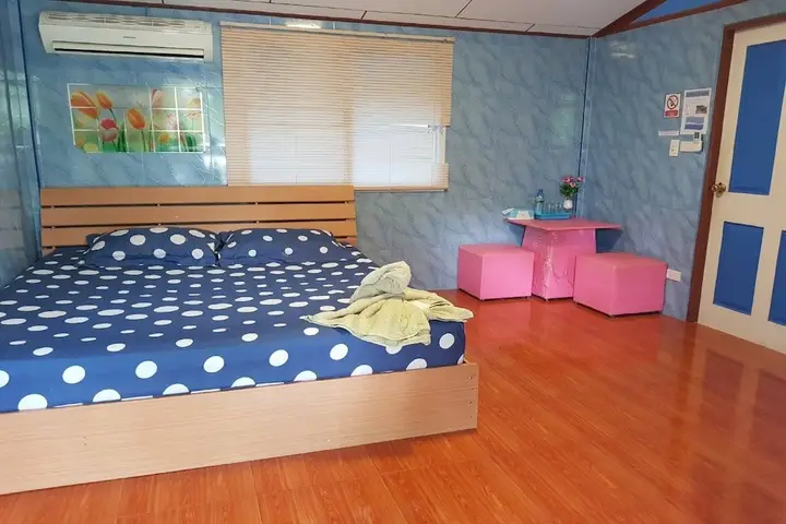 Тха-Май-Руак: OYO 75352 Hotel Family House And Resort Phetchaburi