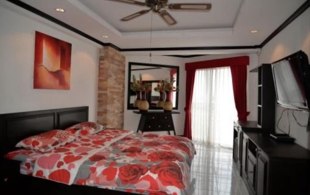Паттайя: Omtien Beach Condominium A1 F4 R2829