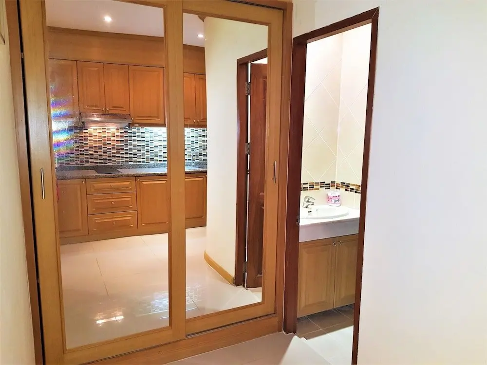 Паттайя: Large 1st Floor Studio Condo at Baan Suan Lalana