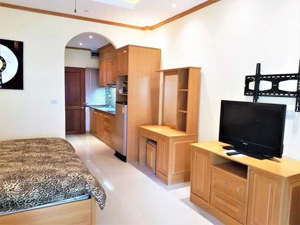 Паттайя: Large 1st Floor Studio Condo at Baan Suan Lalana