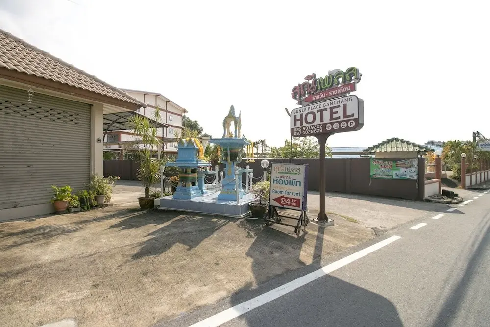 Бан Чанг: OYO 75390 Sunee Place Hotel