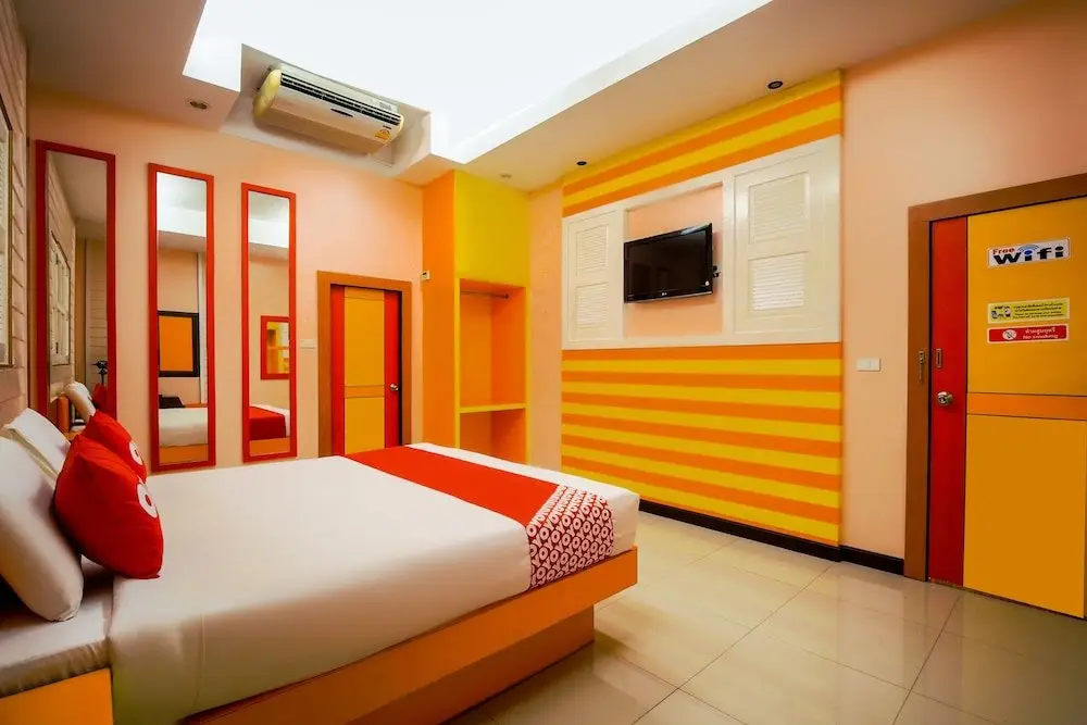 Сирача: Phadaeng Hotel by OYO Rooms