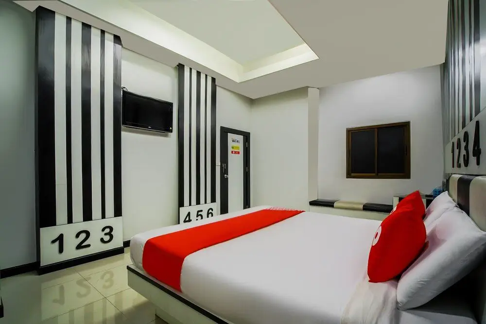 Сирача: Phadaeng Hotel by OYO Rooms