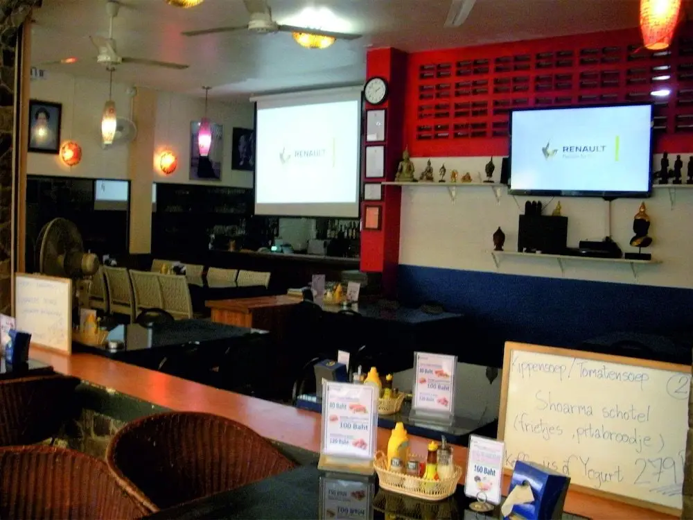 Паттайя: Ons Moeder Restaurant Guesthouse - 2 50 Meters to the Beach