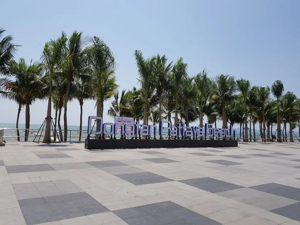 Паттайя: Ons Moeder Restaurant Guesthouse - 2 50 Meters to the Beach