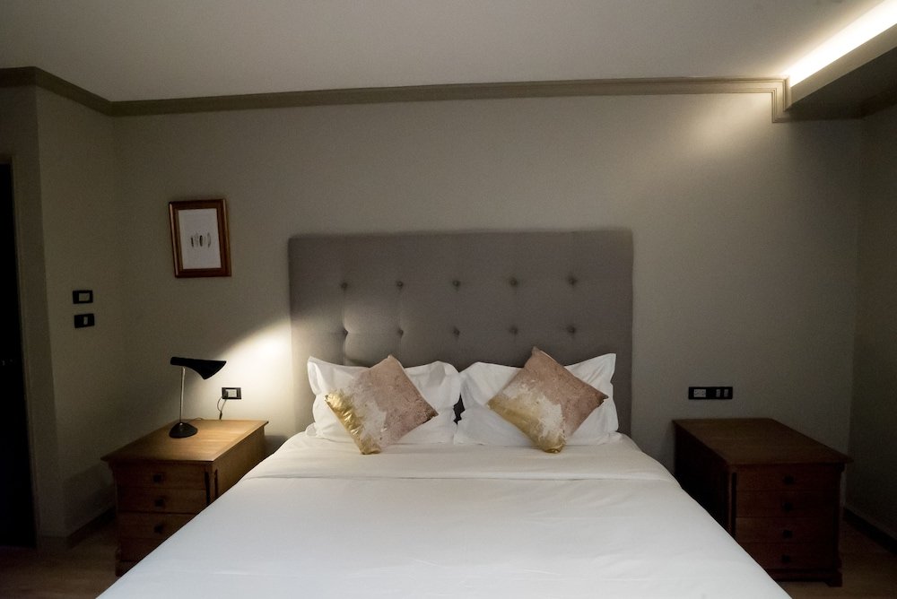 Бангкок: Glamorous Peaceful Apt 2br 2ba Centre Wparkin 7 Mins to Bts Free Wifi