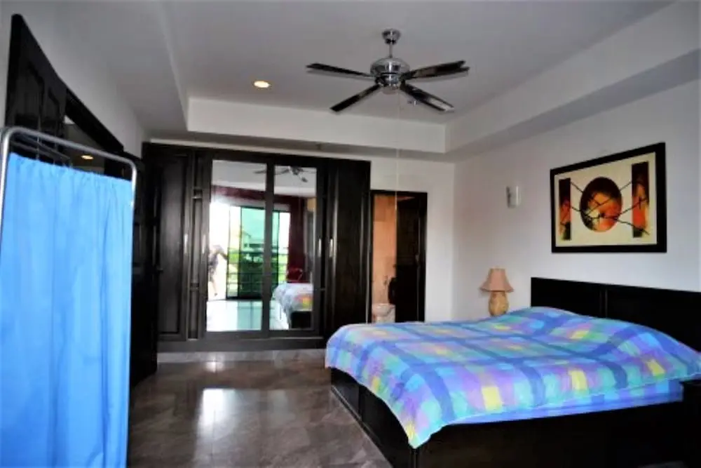 Паттайя: Sea View 4th Floor 1 bed Condo at View Talay 2