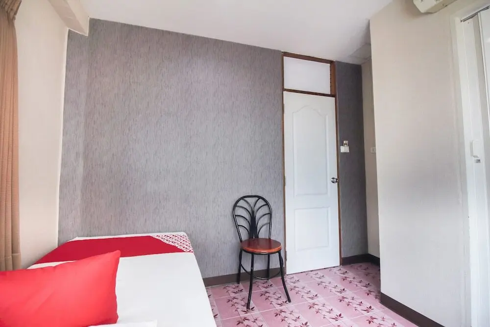 Бангкок: OYO 537 Na Banglampoo Hotel