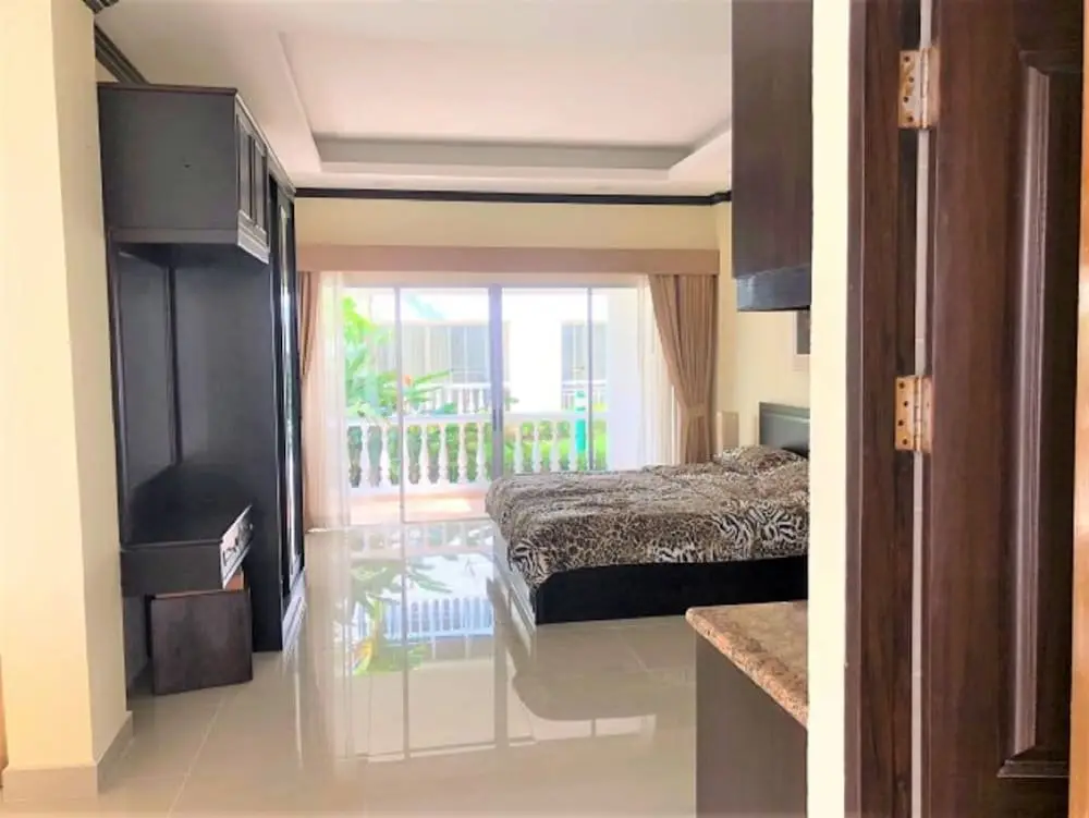 Паттайя: Large Ground Floor Studio at Baan Suan Lalana