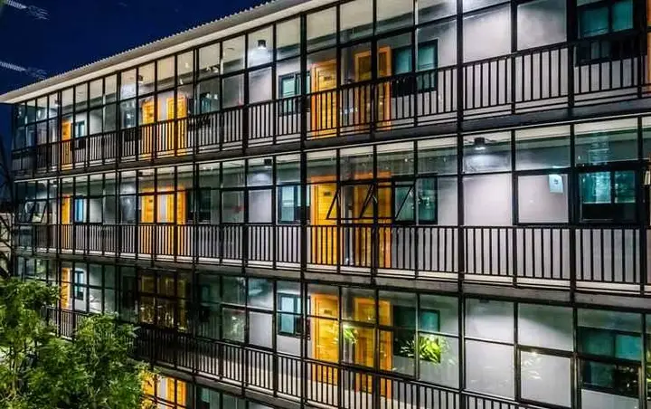 Паккрет: The M5 Residence