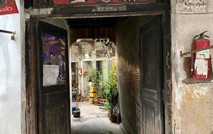 Бангкок: Lee Thong House ll near MRT 170m and Yaowarat 300m