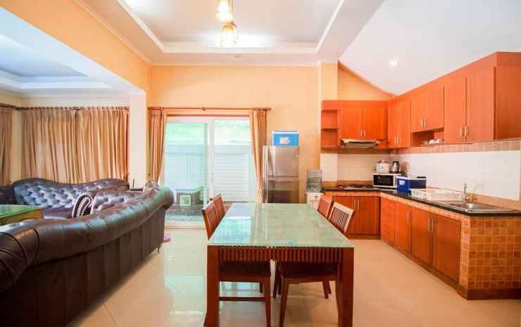 Паттайя: 4 Bedroom Pool Villa 2  km from Walking street