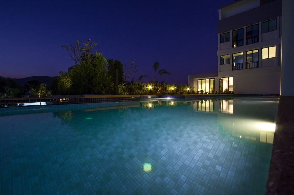 Муанг: Zra House