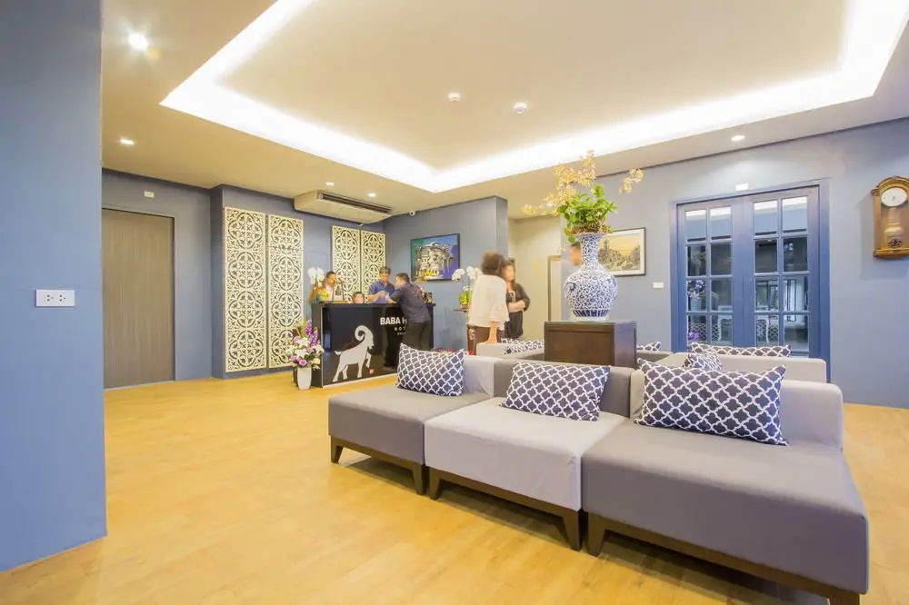 Муанг: Zra House