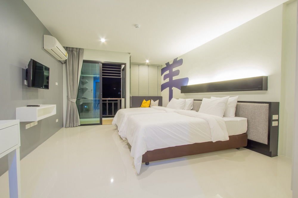 Муанг: Zra House
