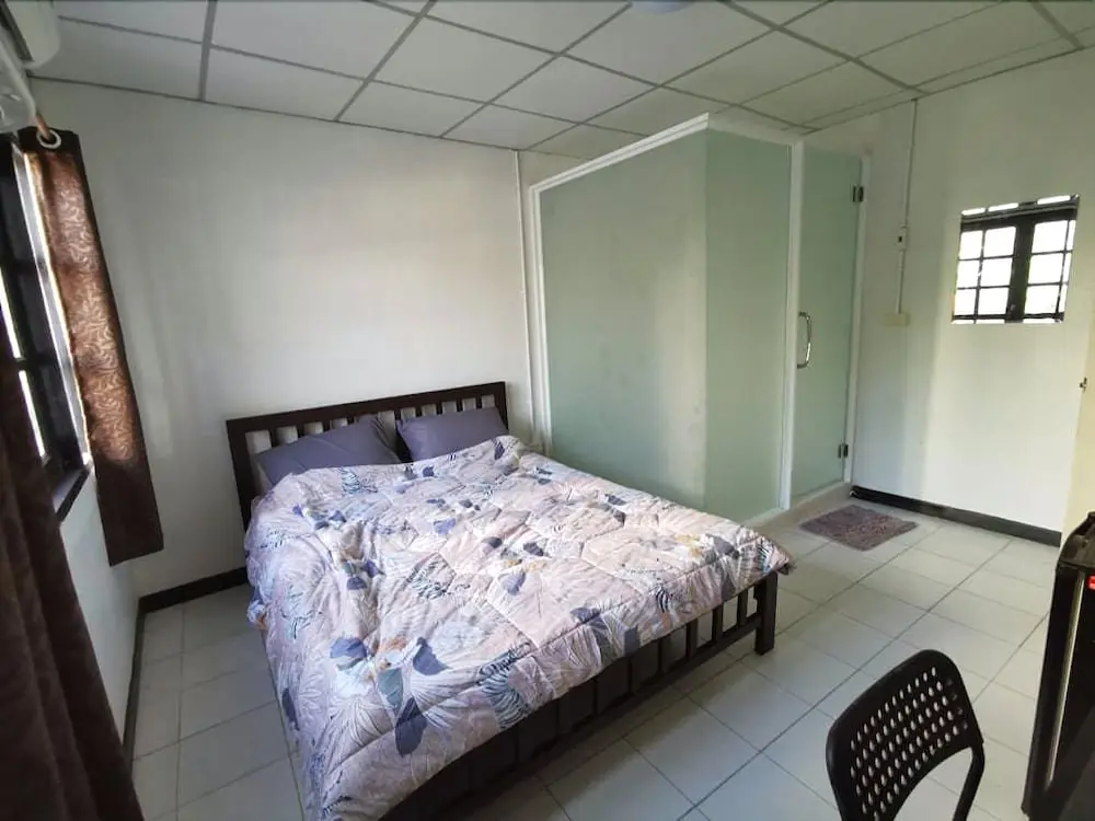 Чонбури: J Room Bangsaen