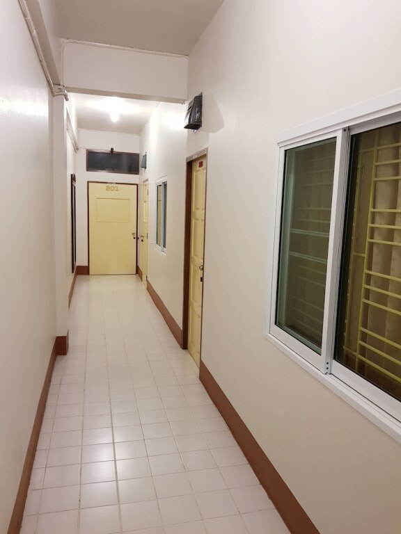 Хатъяй: JR Guest House
