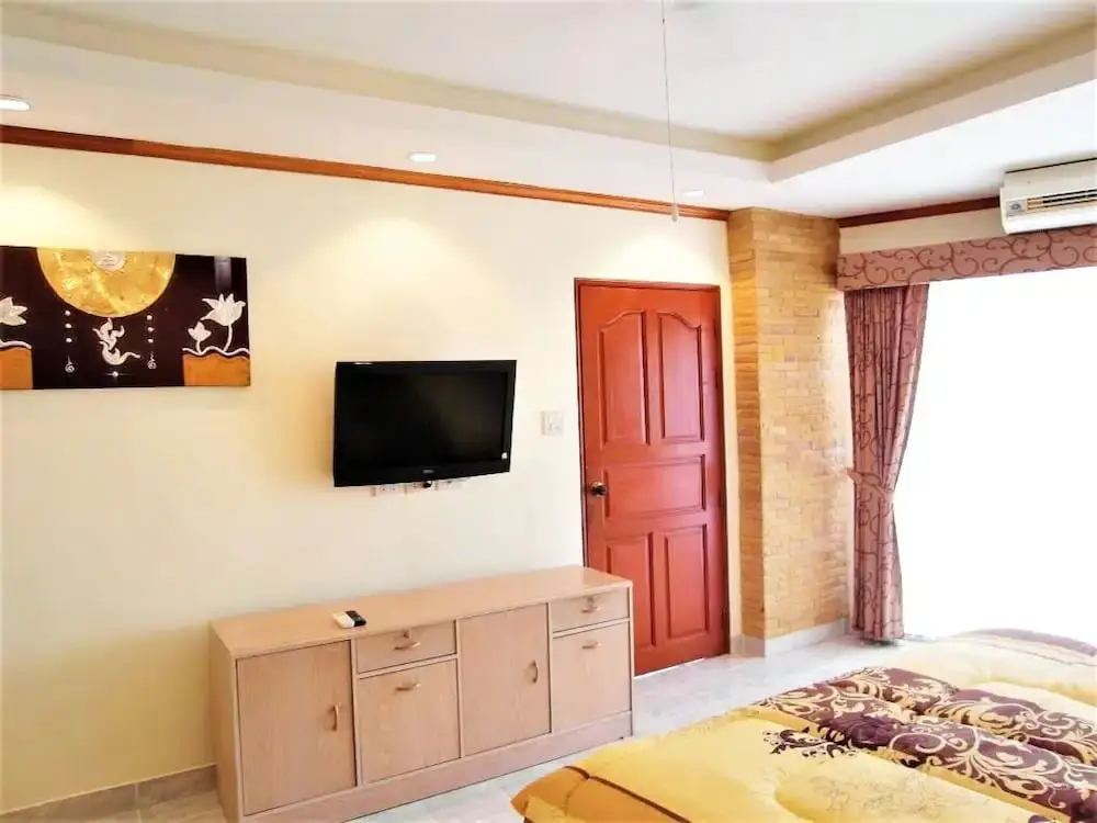 Паттайя: Sea Views With Rentbuythailand