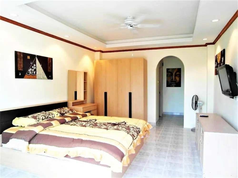 Паттайя: Sea Views With Rentbuythailand