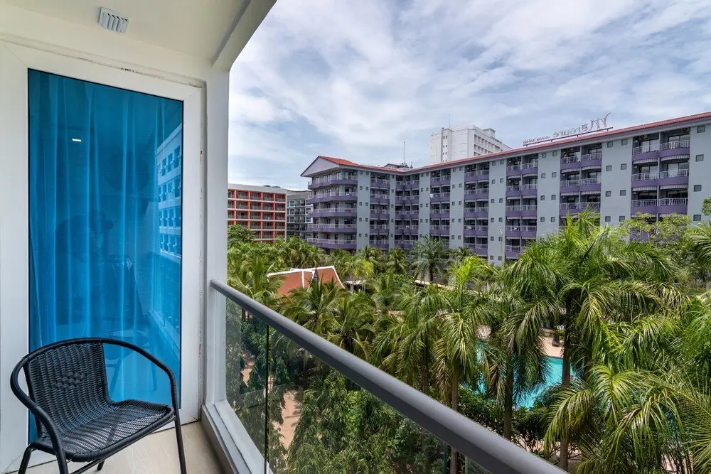 Паттайя: Centara Grand Avenue by Pattaya Holiday
