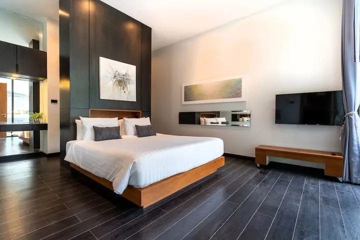 Кату: Luxurious 3 Bedroom Designer Pool Villa