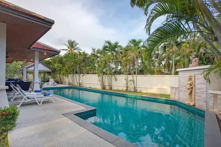 Муанг: Tropical Thai Style 4BR Pool Villa Fanny