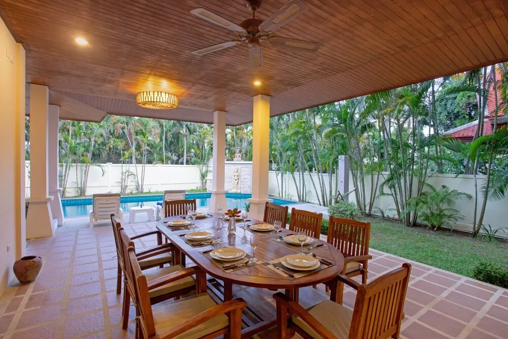 Муанг: Tropical Thai Style 4BR Pool Villa Fanny