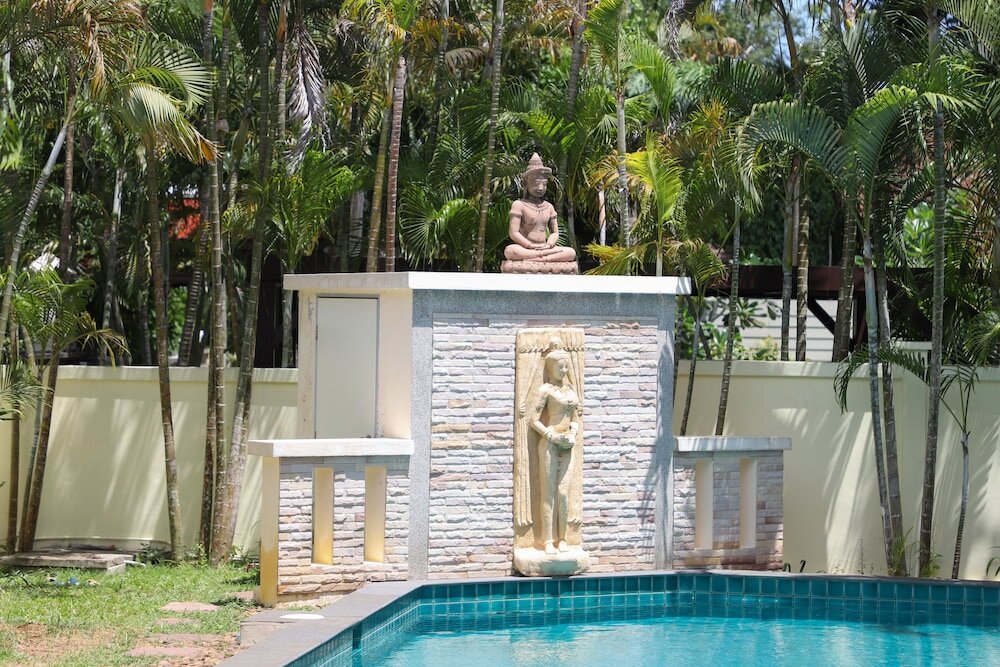 Муанг: Tropical Thai Style 4BR Pool Villa Fanny