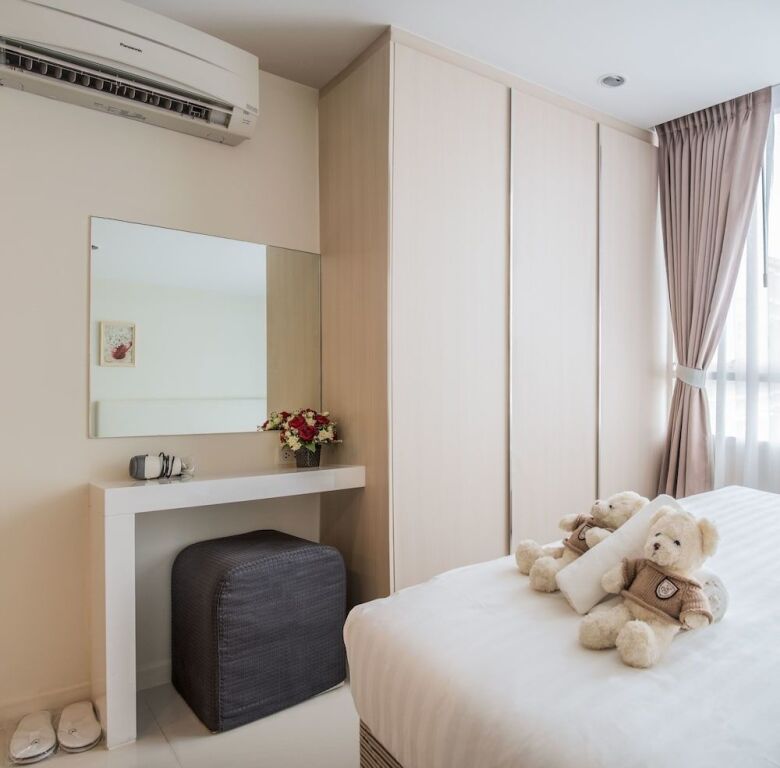 Бангкок: Locals Bangna Elements Srinakarin