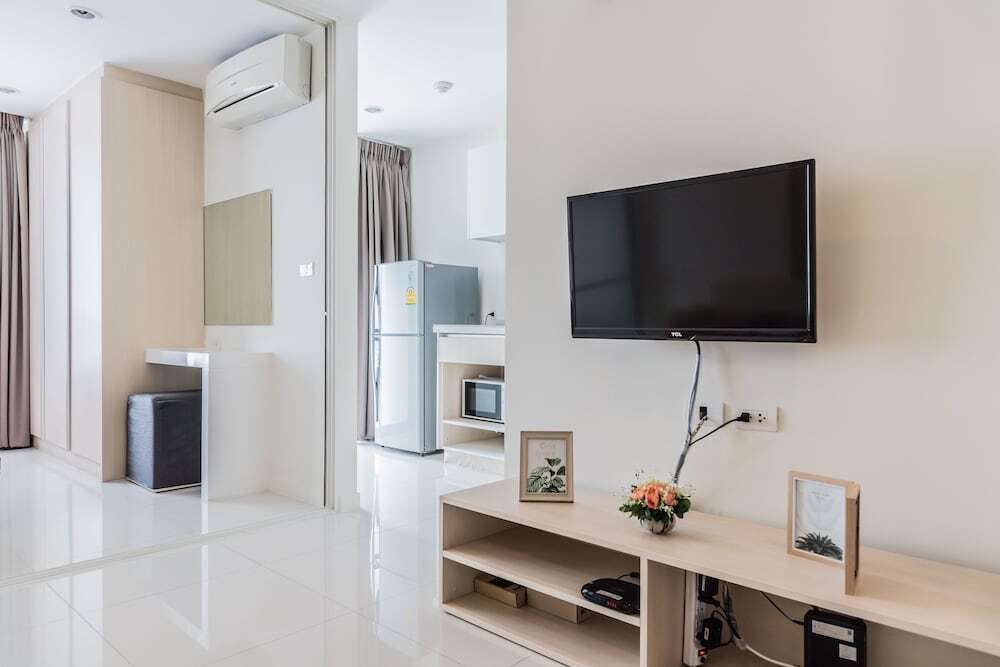 Бангкок: Locals Bangna Elements Srinakarin