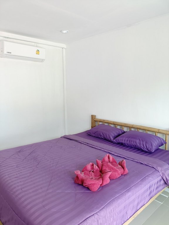 Старая часть Ланты: Kohmook Seaview Bungalow