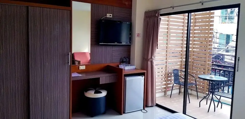 Кату: Kanpai Hotel