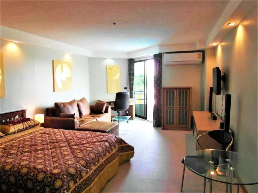 Паттайя: Poolview Condo Rentbuythailand
