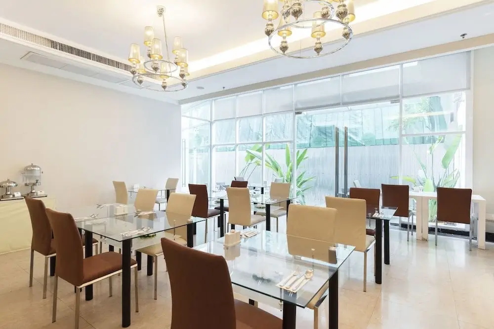 Бангкок: Maple Haus Sukhumvit 33 by Favstay