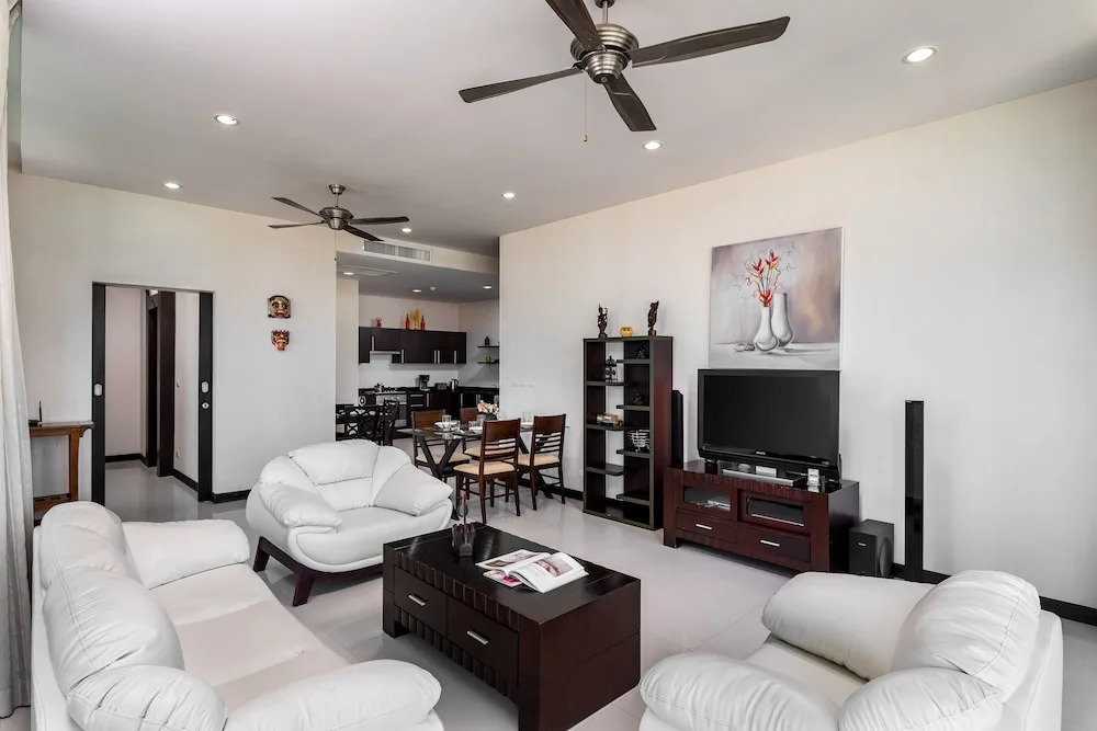 Муанг: Veloche 2 bedroom Condominium