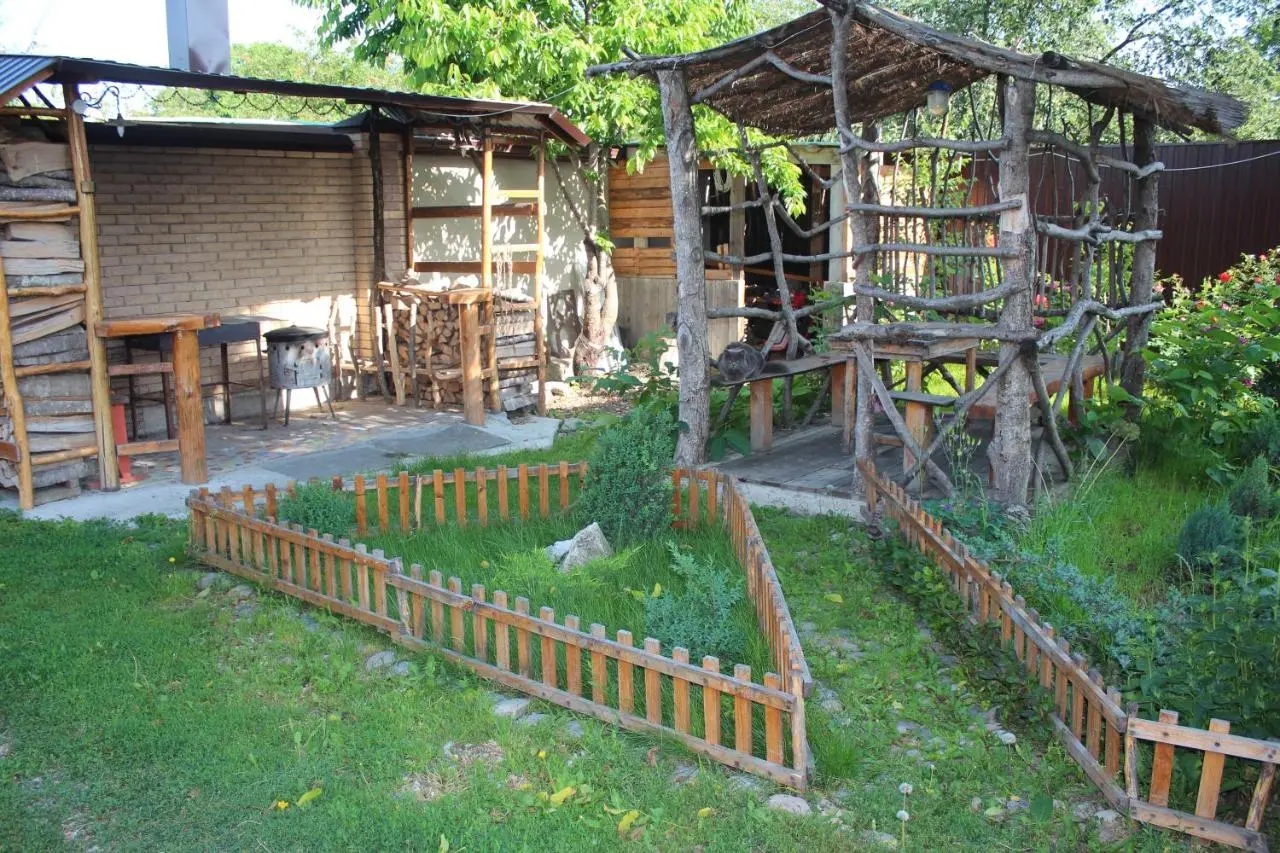 Пятигорск: Меблированные комнаты У Друзей