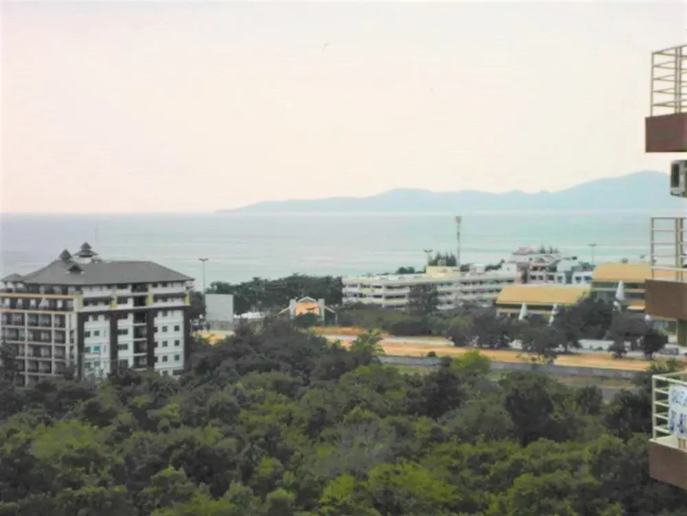 Jomtien Beach Sea View Studio — фото 1