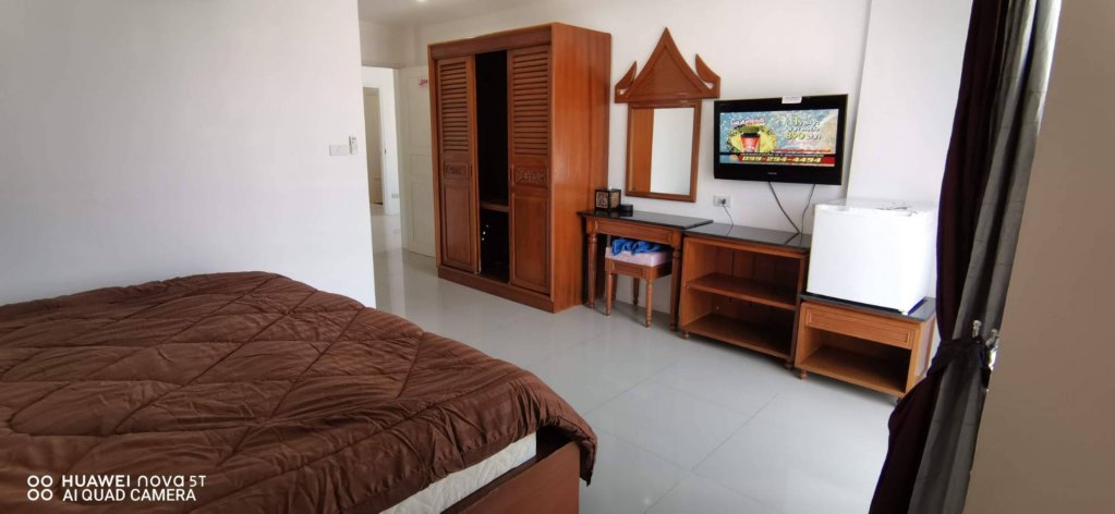 Кату: Sure Guesthouse