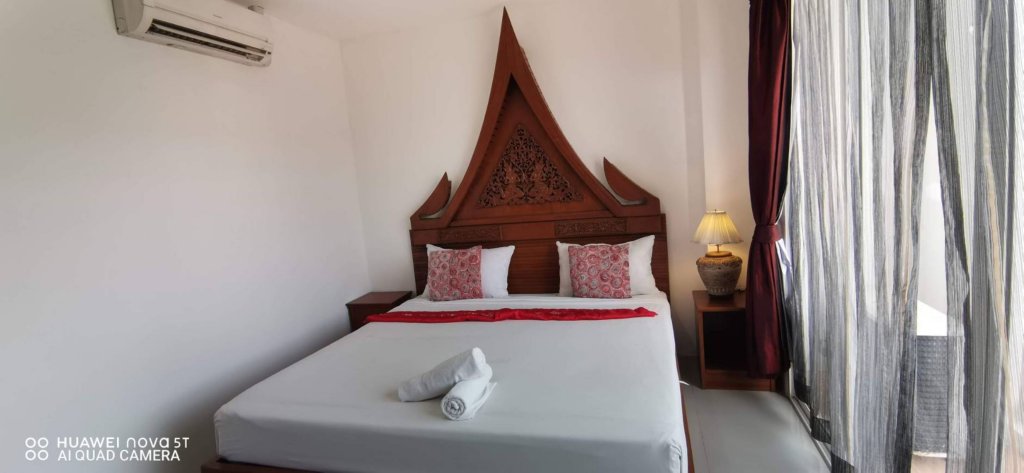 Кату: Sure Guesthouse