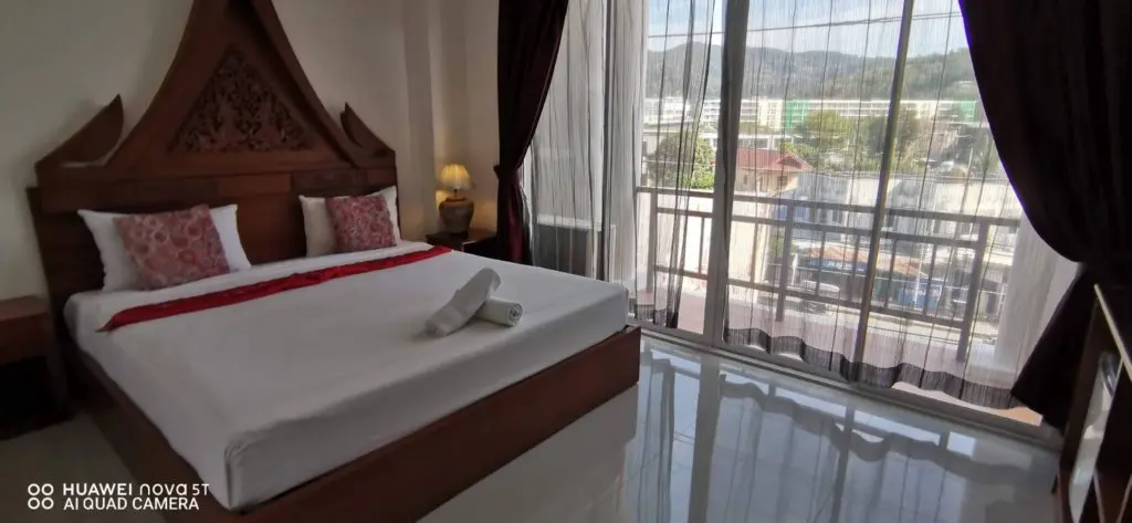 Кату: Sure Guesthouse