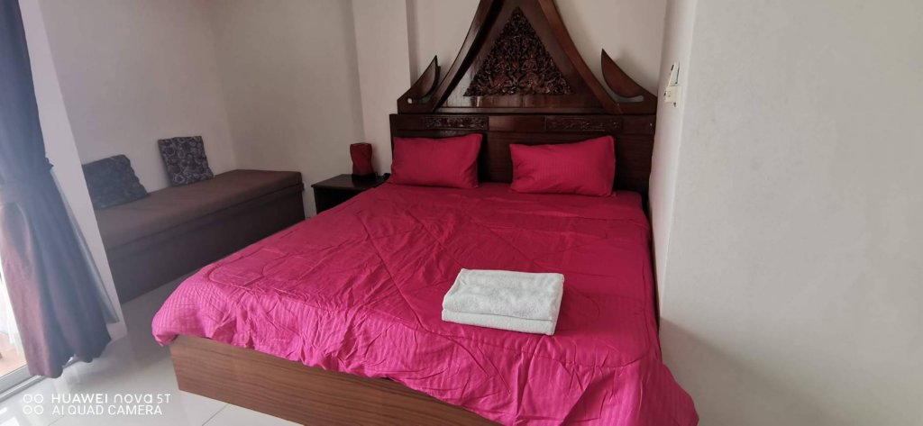 Кату: Sure Guesthouse
