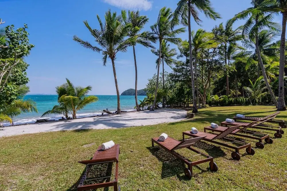 Ко Чанг: Coral Cove Beachfront Villa - Hotel Managed