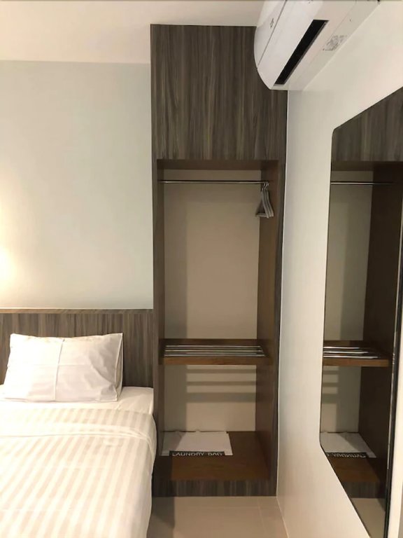 Сураттхани: The Hub Suratthani Hotel