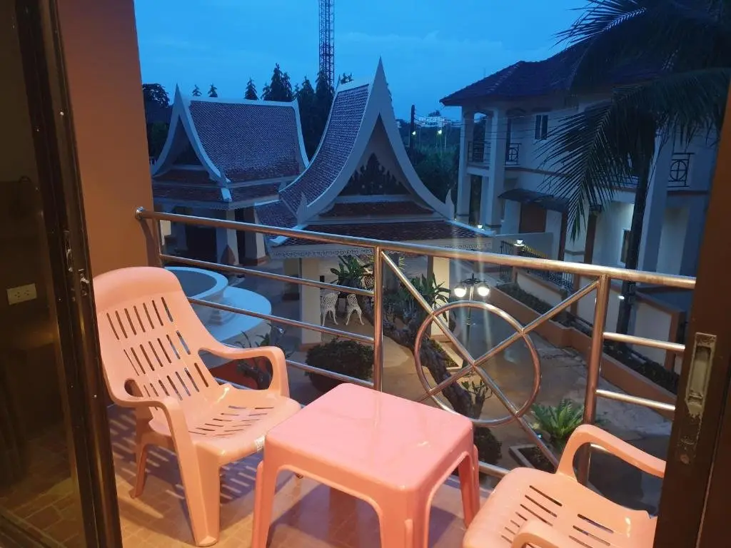 Муанг: My Friend's House