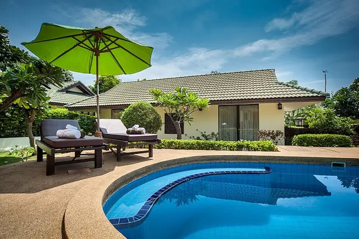 Самуи: 5 Bedroom Beach Front Villa on Samrong Bay