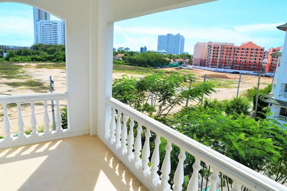 Паттайя: Baan Suan Lalana Te Pattaya