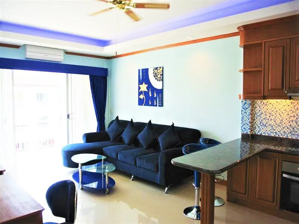 Паттайя: Top Floor Apartment Baan Suan Lalana